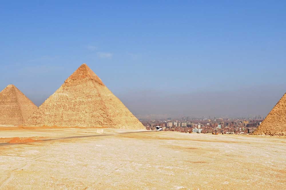 Full-day tour of Giza Pyramids, Sphinx, and Egyptian Museum with lunch from Cairo