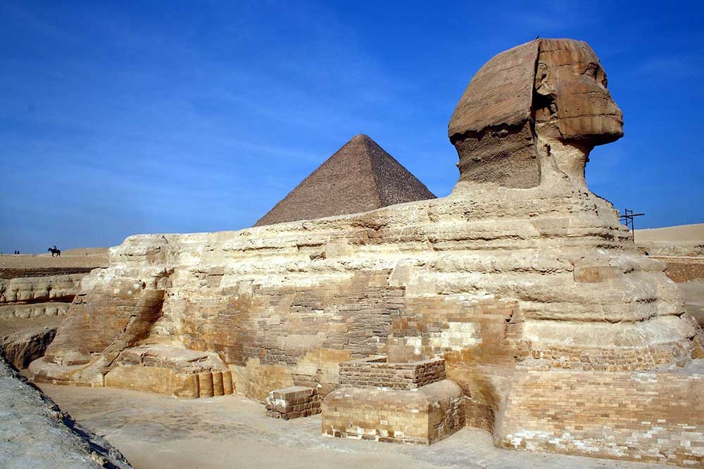 Full-day tour of Giza Pyramids, Sphinx, and Egyptian Museum with lunch from Cairo